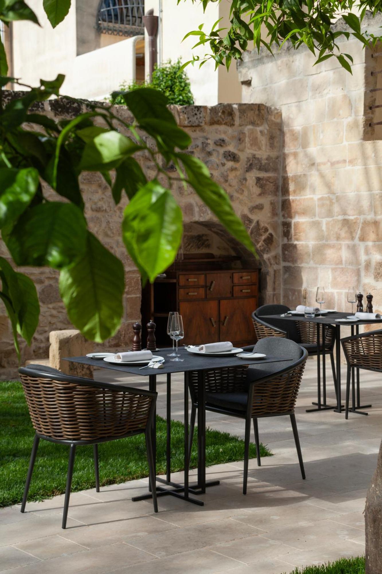 Palazzo Zimara Boutique Hotel